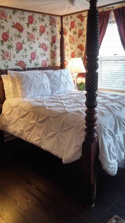 Hillcrest Inn Bed & Breakfast Niagara Falls Room photo